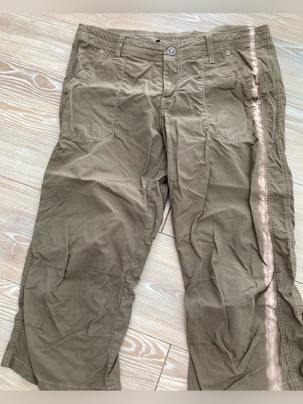 Kühl Women's Olive Green Cargo Pants Capris Length Size 10